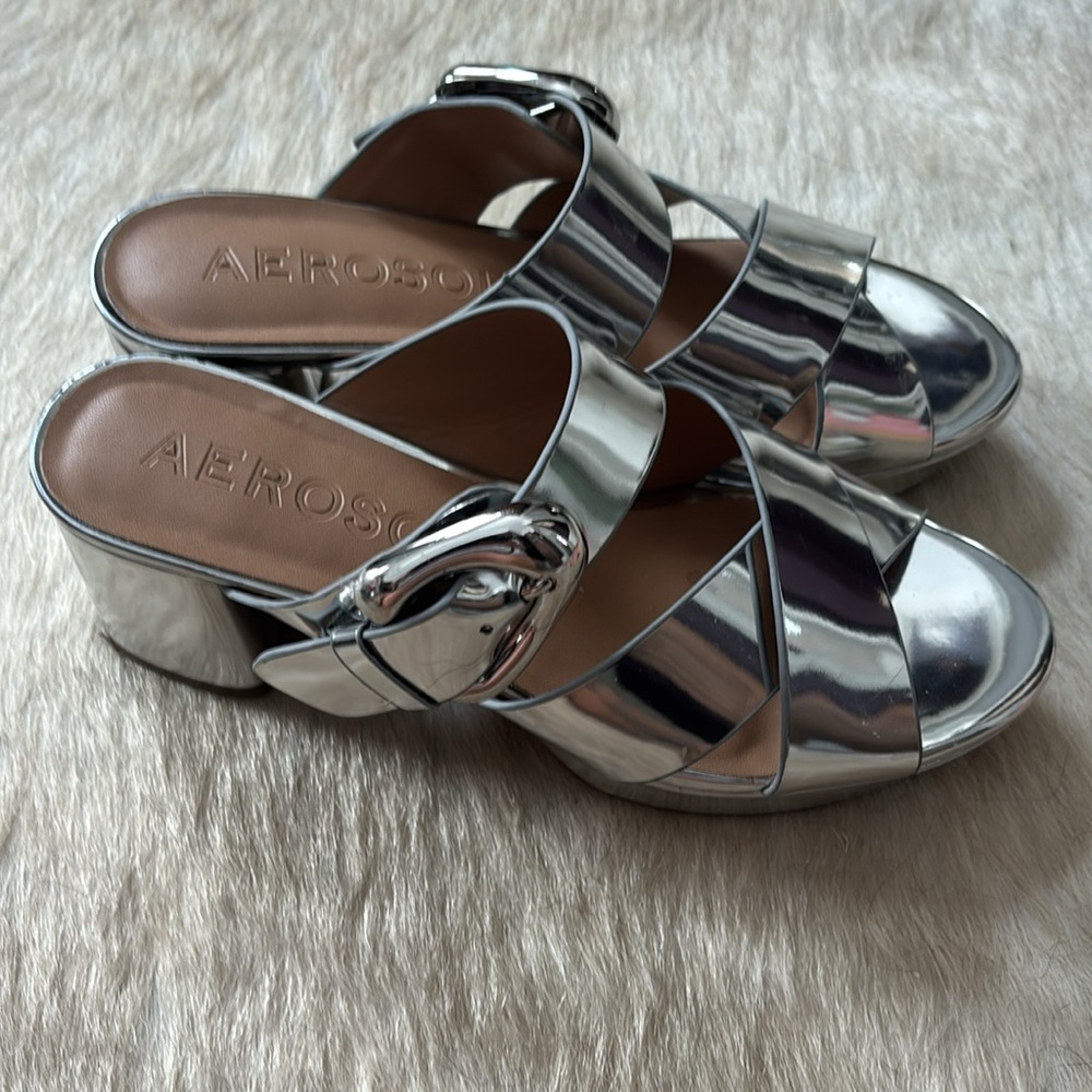 AEROSOLES Silver Slide Sandals with Metallic Finish - Picture 2 of 6